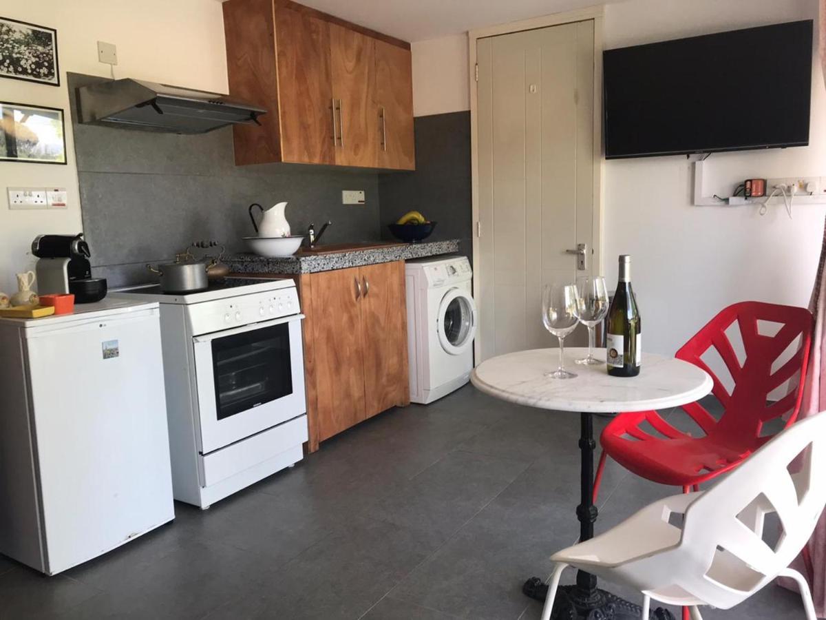 Sweet N' Boujee Studio Apartment With Varenda Pafos Dış mekan fotoğraf